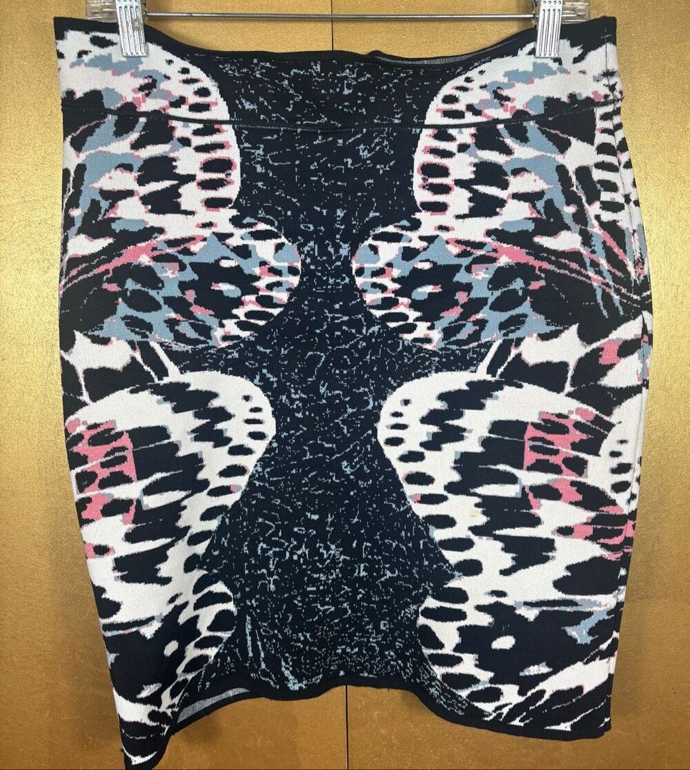 BCBGMaxAzria abstract body con skirt size L